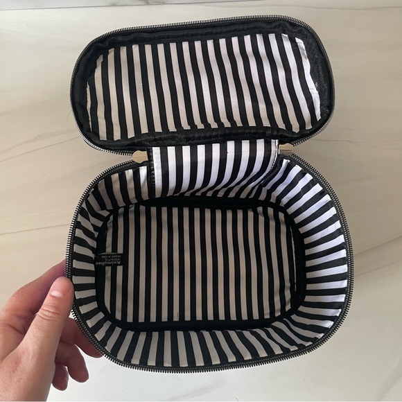 Marc Tetro Bichon Frise Cosmetic Tote/ Pouch- Purple- NWT - Picture 5 of 7